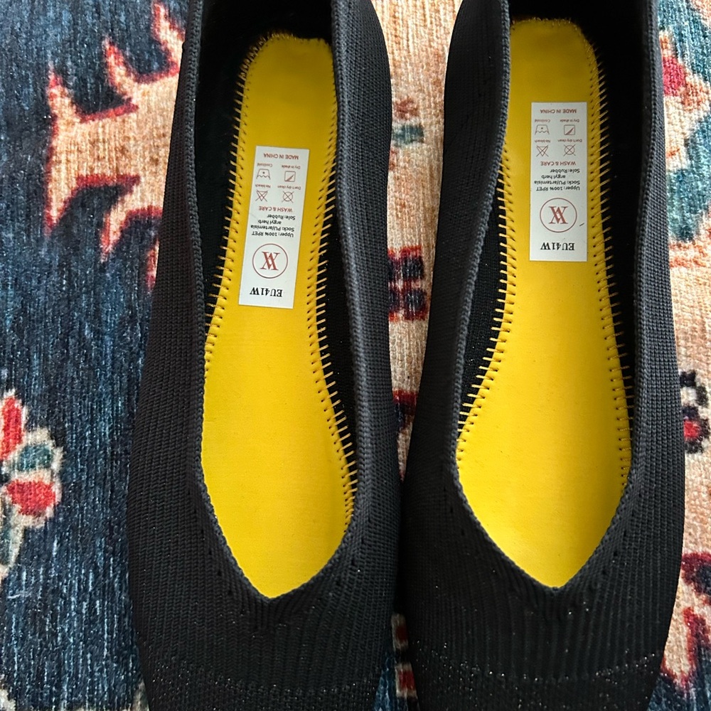 Vivaia Black Women's Flats